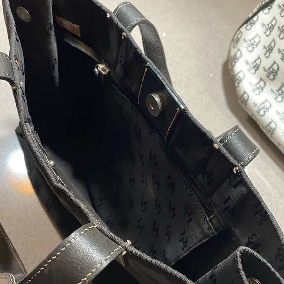 Dooney & Bourke Black and White Logo Shoulder Bag and black canvas tote bundle - Picture 13 of 16
